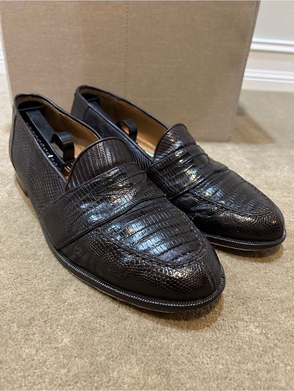 Magnanni Dark Brown genuine Lizard Size 11 M Loafers